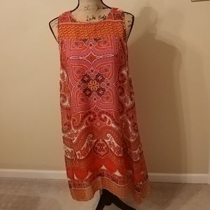 Vintage- inspired handkerchief-hemmed dress